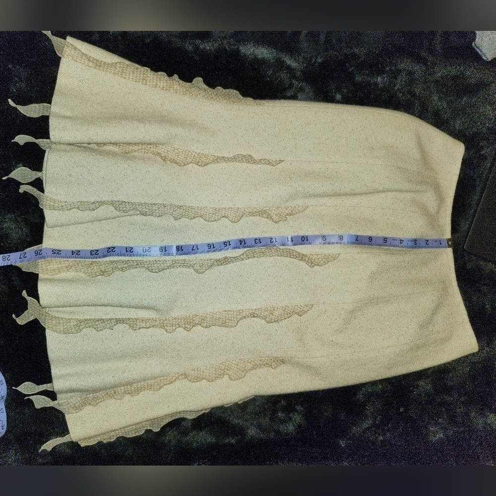 Escada vintage  wool A-line skirt with ruffle trim in size 36 (sz 6) - Picture 2 of 15